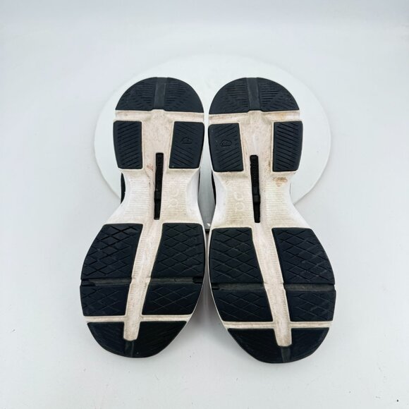 On Cloudpulse Swiss Engineering Women Size 10 Black White Training Shoes - Picture 8 of 11